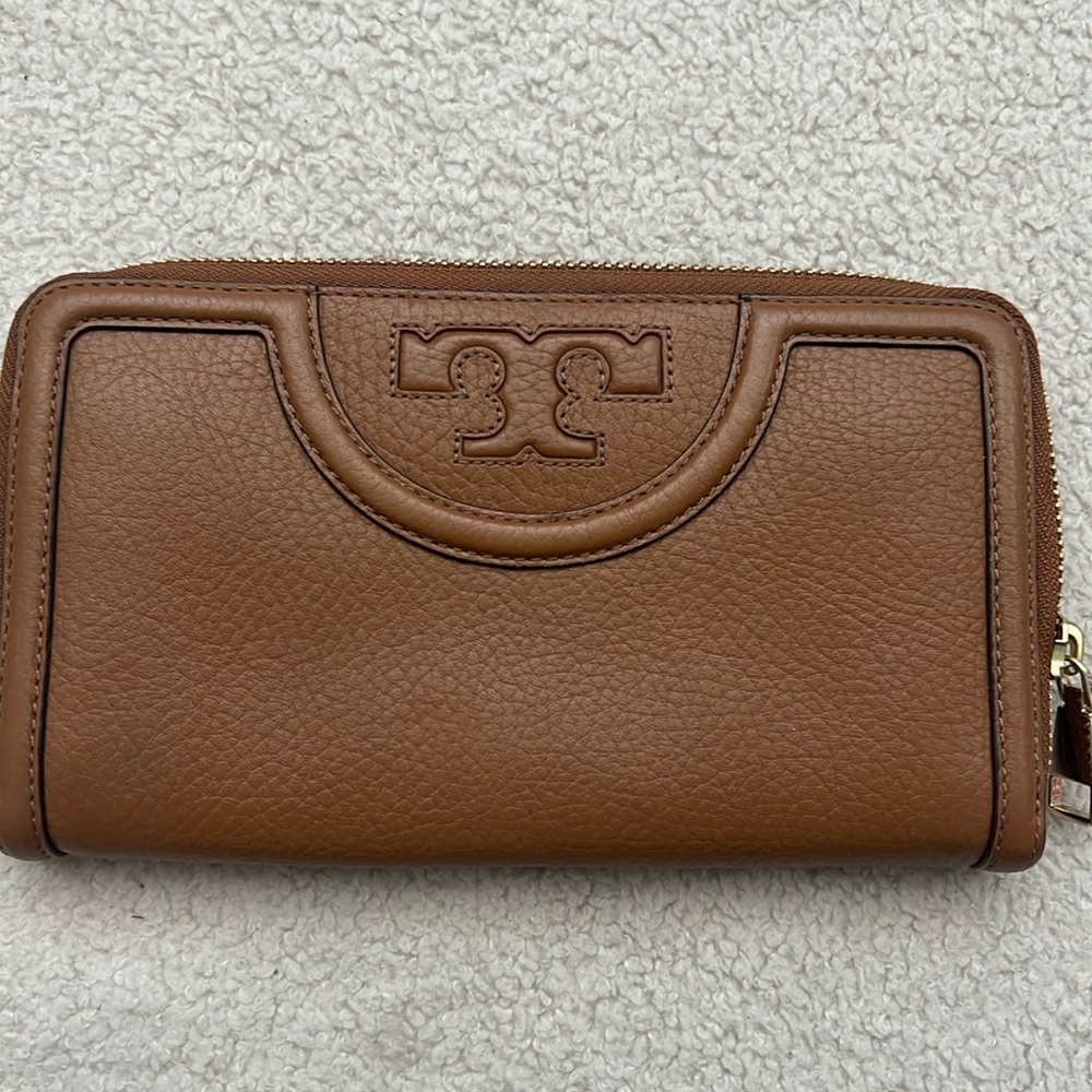 Tory Burch Wallet Excellent Condition